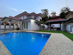 Bearbrick homestay with pool